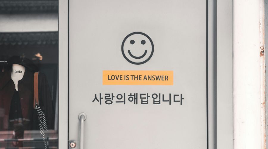 أمثلة عالمية لحملات تسويق عاطفي ناجحة